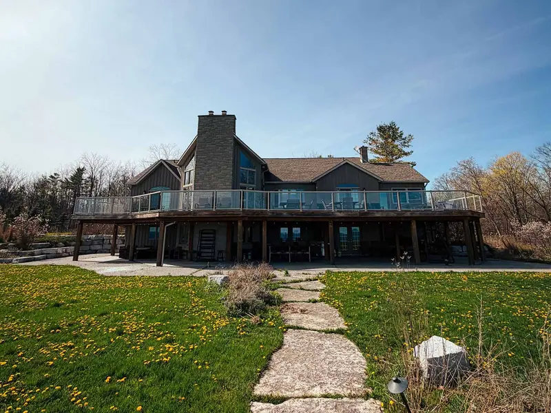 2720 Front Road