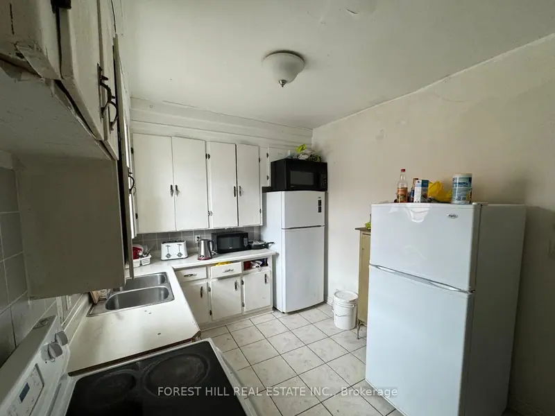 Room 1 Second F - 745 Barton Street E