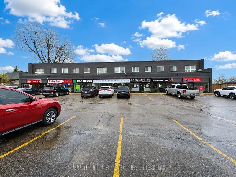 4 - 136 King Street E