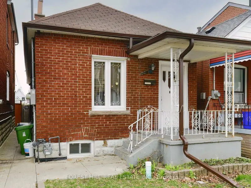 120 Earlscourt Avenue
