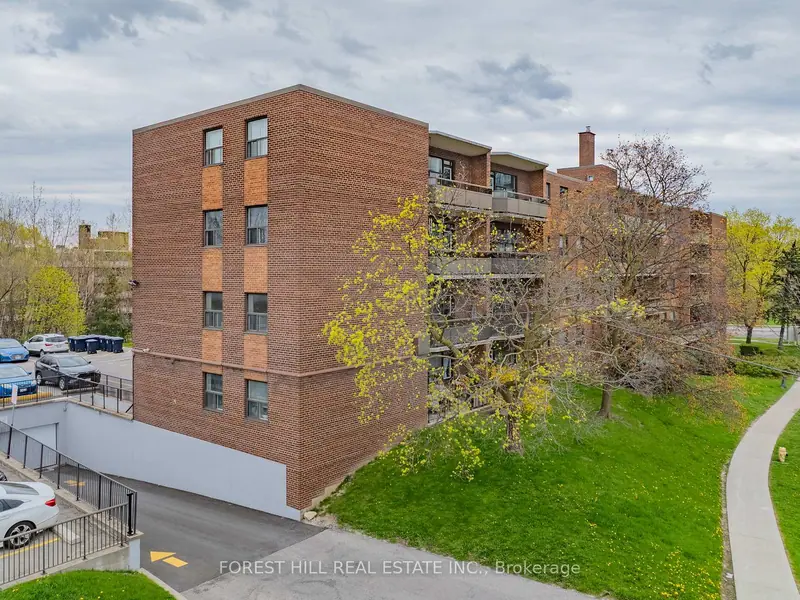 406 - 32 Clayland Drive