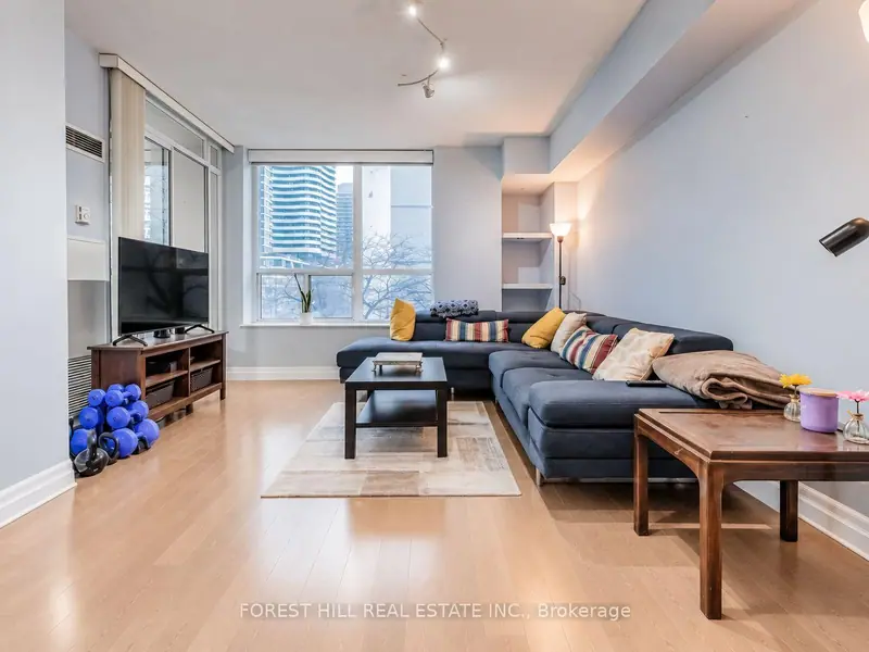305 - 70 Alexander Street