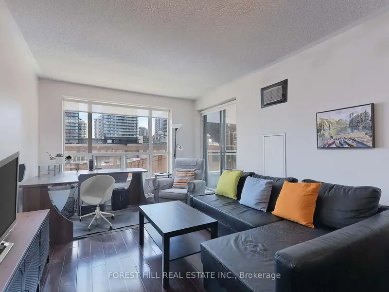 613 - 887 Bay Street