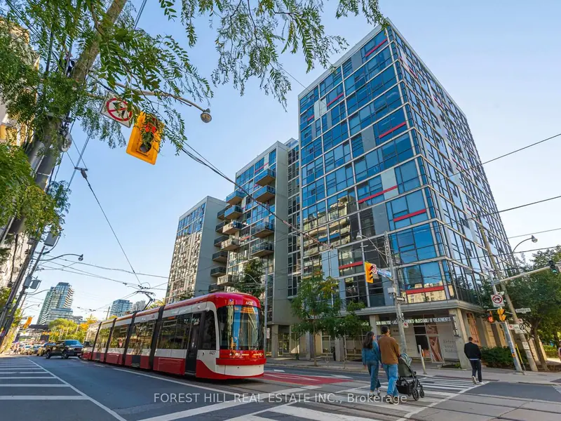 415 - 60 Bathurst Street