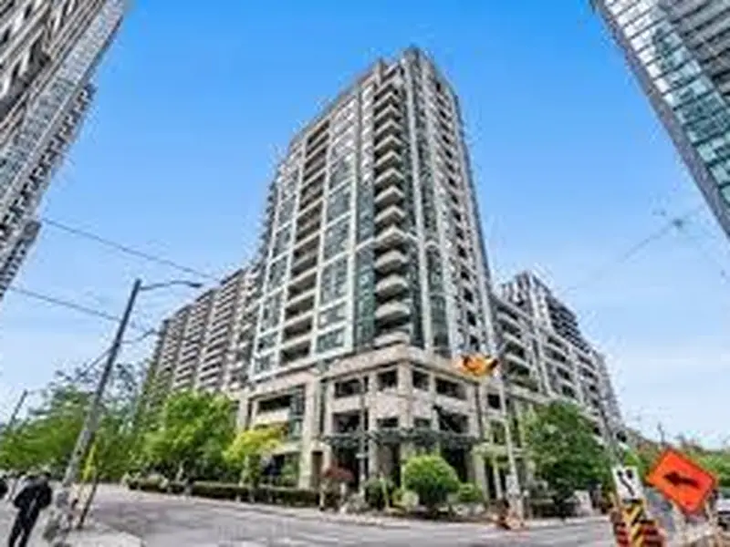 411 - 7 Broadway Avenue