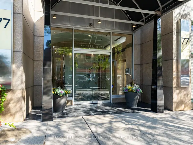 215 - 77 Avenue Road
